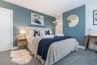 Stylish House - Close to City Centre - Self-Check-In - Free Parking, Work Space, Fast WiFi, Smart TV and Garden by Yoko Property - 6