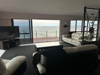 Cliffside Retreat Tairua - 6