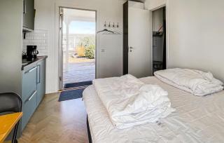 1 Bedroom Cozy Apartment In Varberg - 5