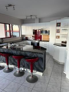 Cliffside Retreat Tairua - 2