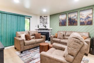 Walkable Condo Near Ski Shuttle & Mammoth Creek! - 5