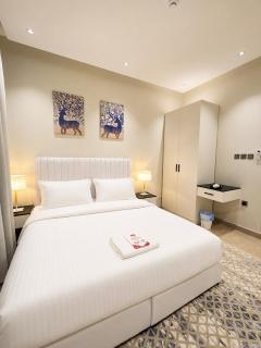 Luxury 3BR Apartment in Al Yasmin Maid Room - 7