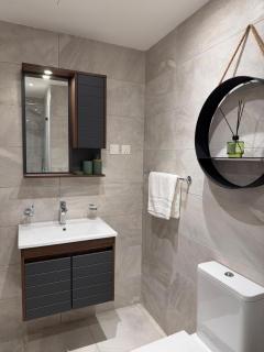 The Lumière at Harmonia Residence Fifth Floor Stylish 1 Bed Flat - 8