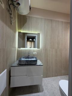 The SunSet Studio Pazari i Ri Parking Available - 4