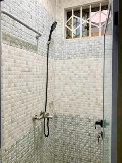 Modern 1 Bedroom Flat Kingsby Roundabout - 2