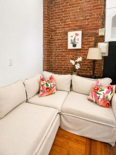 Elegant Upper East Side Studio Retreat Near Central Park and The Met - 1
