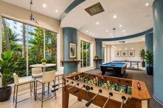 Oceanfront Condo - Private Beach -Heated Pool, Gym and Game Room - Hollywood Beach - 5