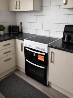 4 Bedroom House Near Newcastle City Center St James Park Free two car parking - 1