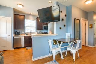 Walk to Beach: Family Home w/ Patio in Galveston - 4