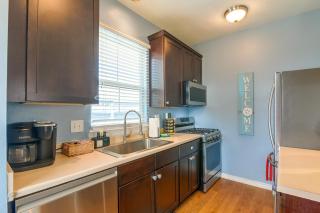 Walk to Beach: Family Home w/ Patio in Galveston - 3
