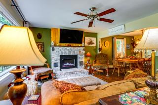 Rustic Adirondacks Home w/ Hot Tub & Lake Access! - 5