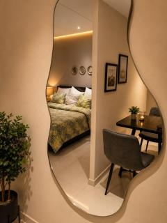 Modern Stylish and Cozy 1 Bed Apartment in Gulberg - 7