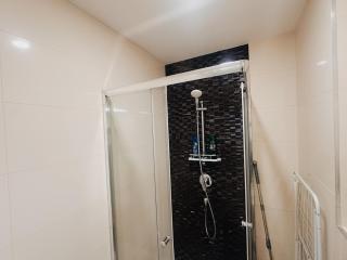 City Center Apartment by the National Museum - 4