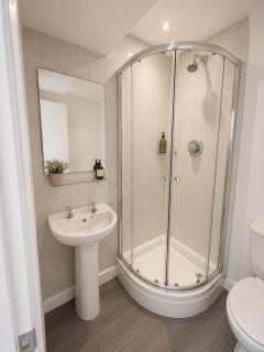 ST5- Twin Ensuite Room Canterbury Room, Parking - 7