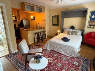 Cozy condo close to everything!! - 0