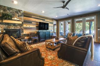 Hot Tub, Game Room & More! Lakefront Home in Afton - 6