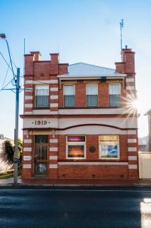 The Bank Guesthouse - Kanga Room - 9