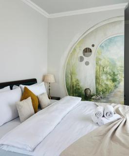 Bridge Apartment & Jacuzzi - 1