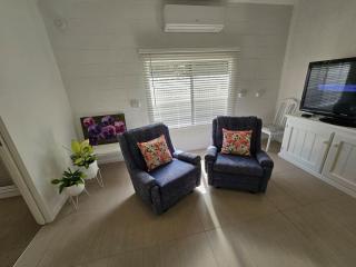 Blossom Cottage - Cosy Retreat - 7