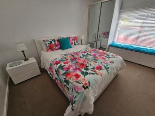 Blossom Cottage - Cosy Retreat - 8