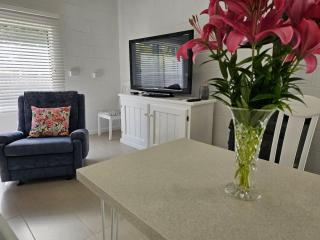 Blossom Cottage - Cosy Retreat - 4