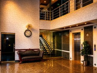 ALAYA EXECUTIVE SUITES -STUDIO -Mall of Gulberg -Families Only - 7