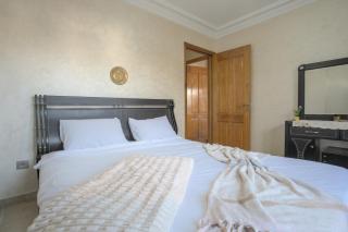 Heart of Casablanca Terrace Apartment - 4