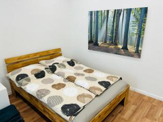 Stylish Central Long-Term Apartment - 2