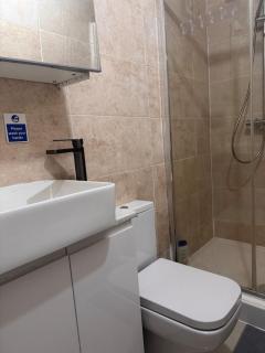 Cosy Ground Floor Studio, Private Kitchen & Bath - 3