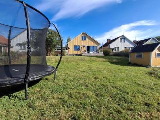 Lakeside family villa near Hassela Ski Resort spacious & cozy - 9