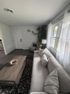 Crewe Corner Apartment D - 6