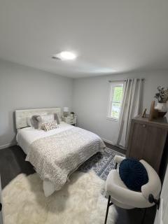 Crewe Corner Apartment D - 4