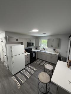 Crewe Corner Apartment D - 3