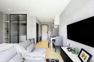 Title Legendary Studio with Balcony by TVC - 8