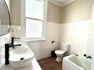 The Bank Guesthouse - Koala Room - 4