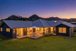 Within Reach - Coastal Escape - Cooks Beach - 0