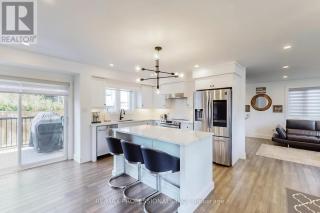 Martin Grove House 4BR Sleeps 8 Parking - 2