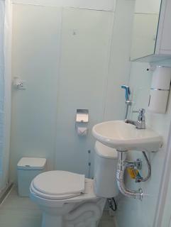 Apartaestudio Moderno con Aire Acondicionado, WiFi 900MB y Código de Acceso - 1