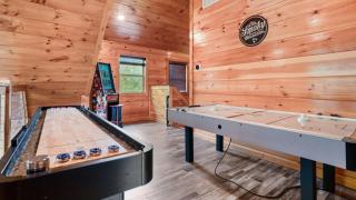 200 Pines- Scenic Log Retreat, Hot Tub, Indoor Pool & Dogs OK - 6