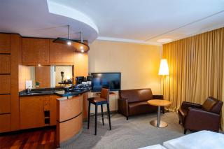 Best Western Premier Airporthotel Berlin - 3