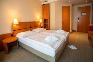 Best Western Premier Airporthotel Berlin - 2
