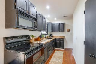 Spacious Home w/ Deck & Mississippi River Views - 2