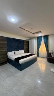 Poolside Crib - 4