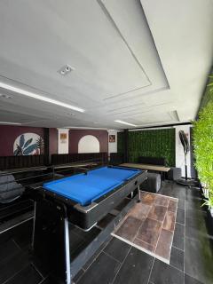 Poolside Crib - 3