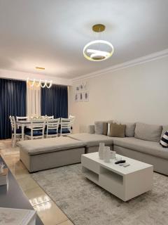 White Luxe 3BR - Guave stay - 0