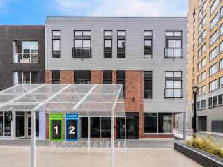 LiV MTL Main Plateau Suites Near Downtown Montreal - 4