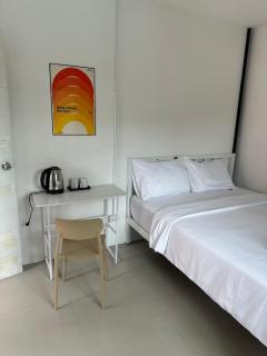 Flow Stay Koh Samet 1F流宿沙美島 Max 2 ppl, private bathroom 5 mins walk to pier and everywhere 雙人房 私人衛浴 碼頭5分鐘 鬧中取靜 - 7