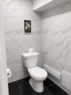 Cozy getaway 2 bedrooms 2 baths in Laval - 9
