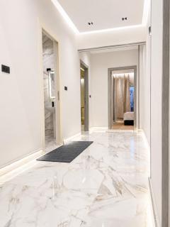 Spacious 3-Bedroom Apartment 2-Min Walk to Dream Beach - 5