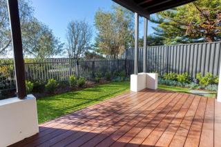 Port Geographe Beachfront Retreat - 4